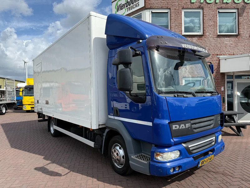 DAF LF 45.160 LF45-160 EEV Koffer mit Ladebordwand 8.300KG - Koffer LKW: das Bild 1 DAF LF 45.160 LF45-160 EEV Koffer mit Ladebordwand 8.300KG - Koffer LKW: das Bild 1
