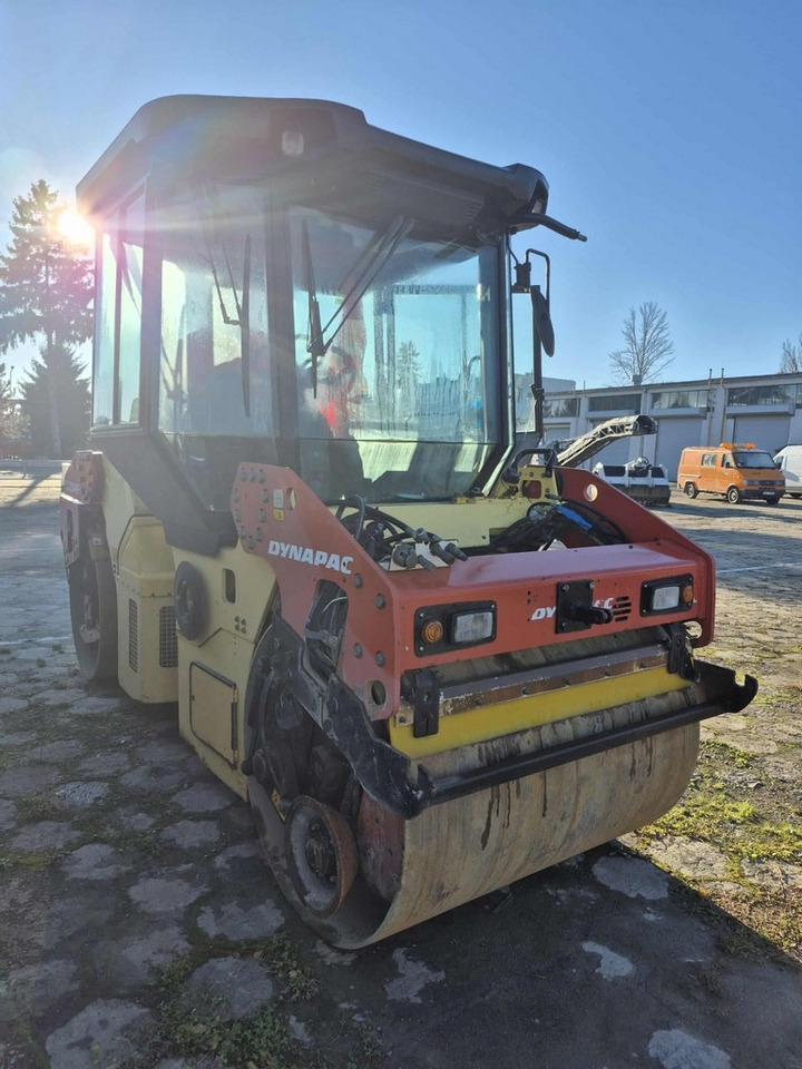 DYNAPAC CC 234HF - Straßenwalze: das Bild 2 DYNAPAC CC 234HF - Straßenwalze: das Bild 2