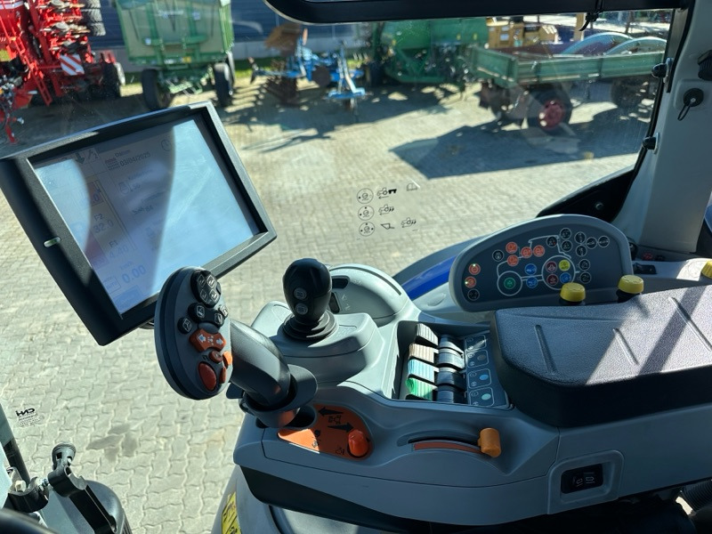 New Holland T7.245 AC AutoCommand - Traktor: das Bild 5 New Holland T7.245 AC AutoCommand - Traktor: das Bild 5