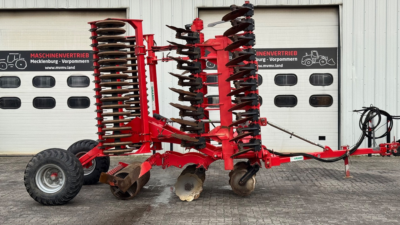 Top Agro SHARK 6.0 GRANO-SYSTEM Hydr. 6,0m - Scheibenegge: das Bild 1 Top Agro SHARK 6.0 GRANO-SYSTEM Hydr. 6,0m - Scheibenegge: das Bild 1