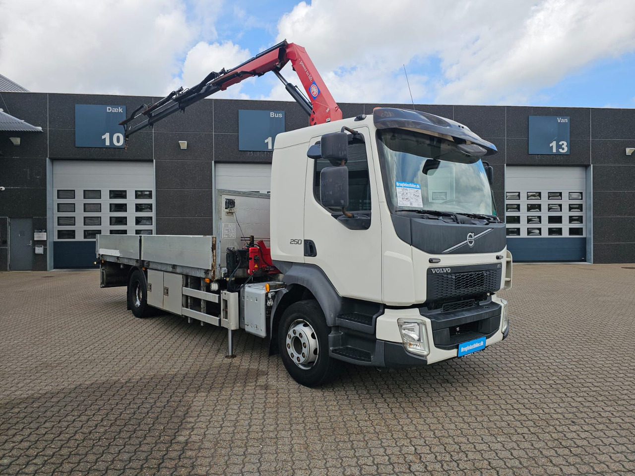 Volvo FL250 - Pritsche LKW, Autokran: das Bild 2 Volvo FL250 - Pritsche LKW, Autokran: das Bild 2