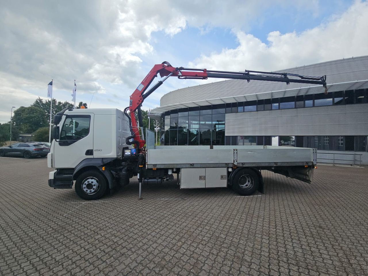 Volvo FL250 - Pritsche LKW, Autokran: das Bild 4 Volvo FL250 - Pritsche LKW, Autokran: das Bild 4