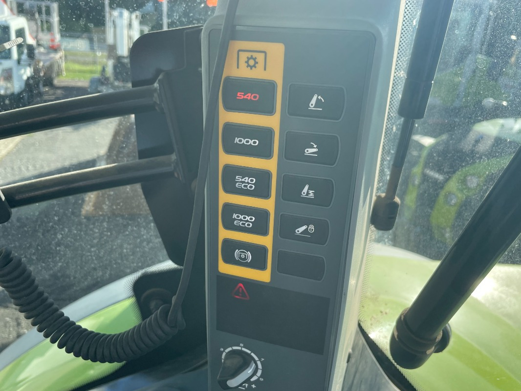 CLAAS Arion 660 CMATIC - Traktor: das Bild 4 CLAAS Arion 660 CMATIC - Traktor: das Bild 4