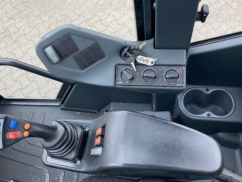 Schäffer 6680T - Teleskopradlader: das Bild 2 Schäffer 6680T - Teleskopradlader: das Bild 2