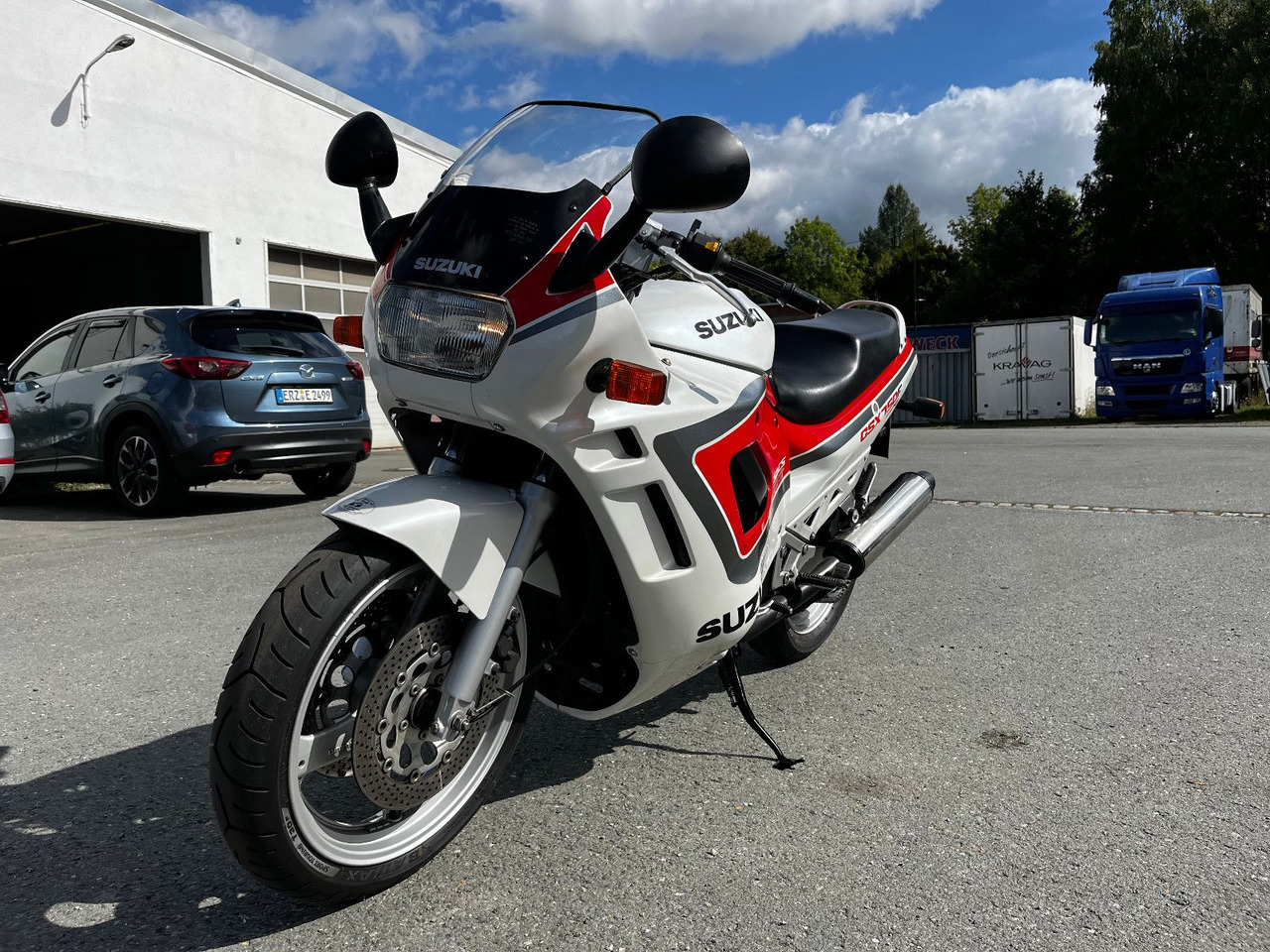 Suzuki GSX 750 - Motorrad: das Bild 2 Suzuki GSX 750 - Motorrad: das Bild 2