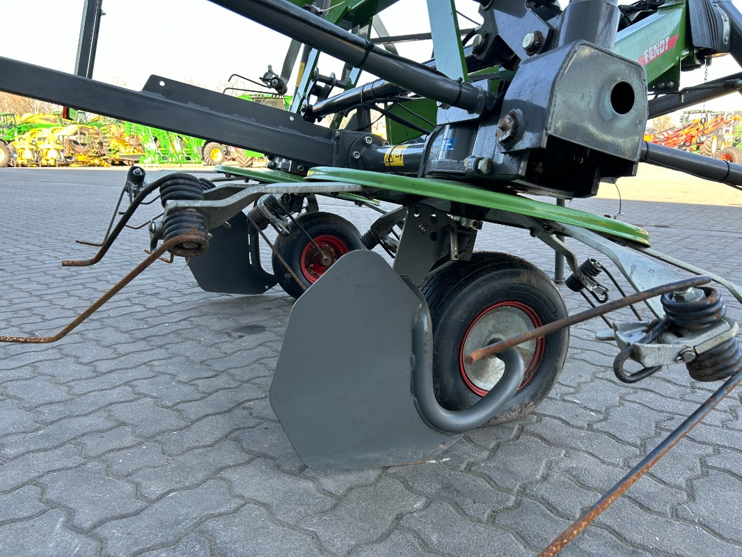 Fendt Lotus 770 - Heuwender/ Wenderechen: das Bild 3 Fendt Lotus 770 - Heuwender/ Wenderechen: das Bild 3