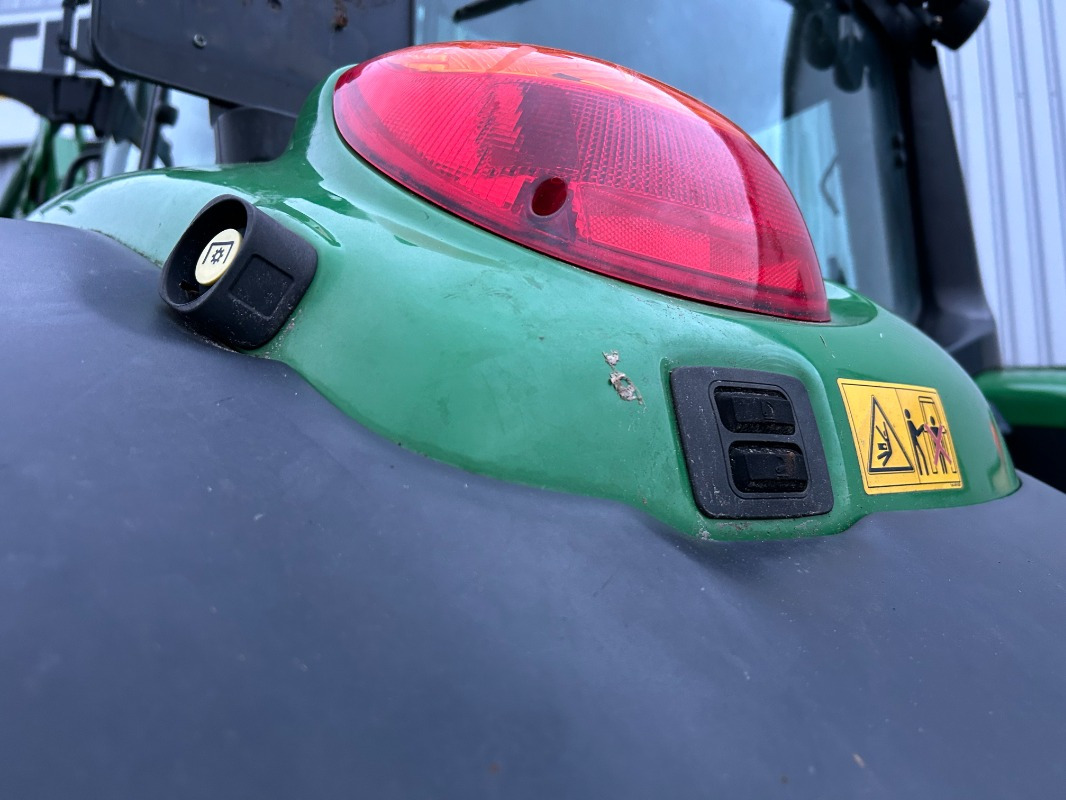 John Deere 6120M - Traktor: das Bild 5 John Deere 6120M - Traktor: das Bild 5