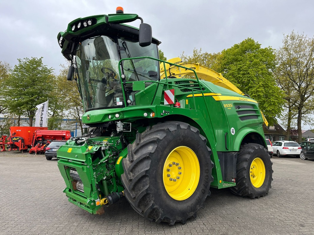 John Deere 8500 - Erntemaschine: das Bild 1 John Deere 8500 - Erntemaschine: das Bild 1