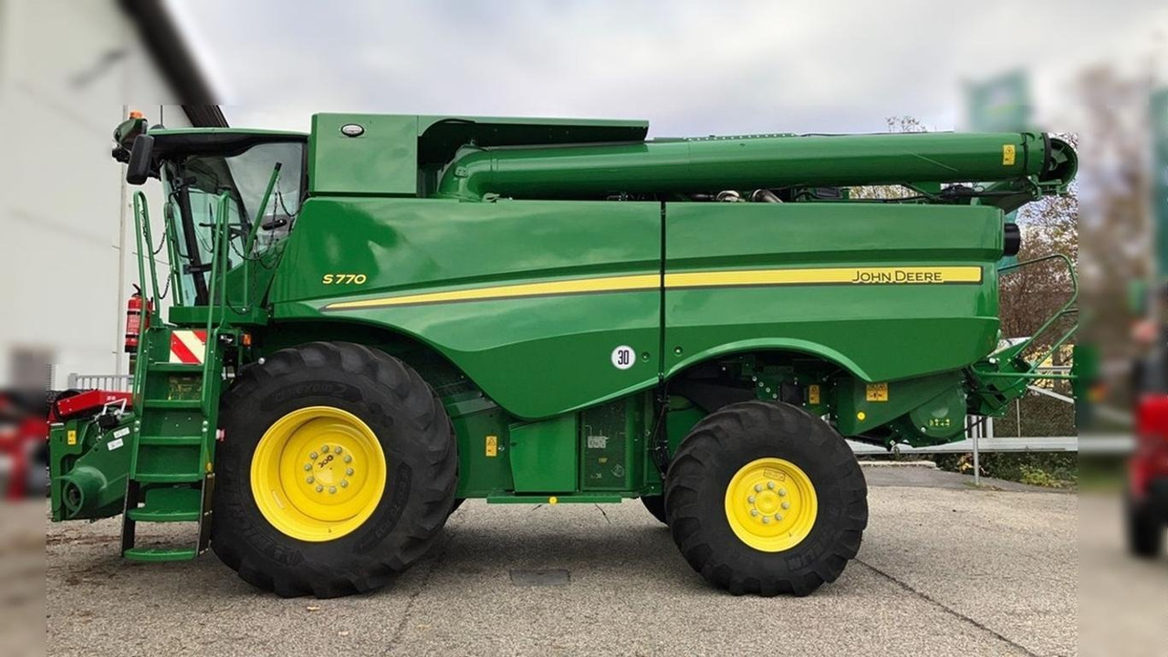 John Deere S770 - Mähdrescher: das Bild 2 John Deere S770 - Mähdrescher: das Bild 2