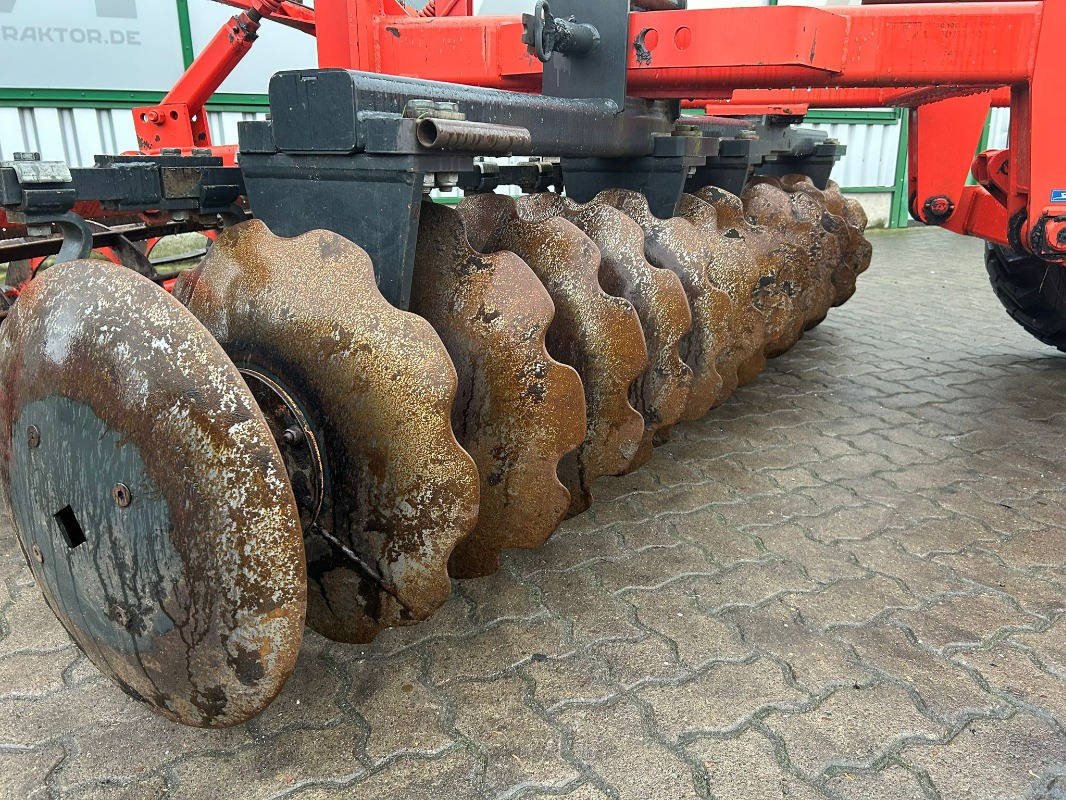 Kuhn HVA 26 - Scheibenegge: das Bild 5 Kuhn HVA 26 - Scheibenegge: das Bild 5