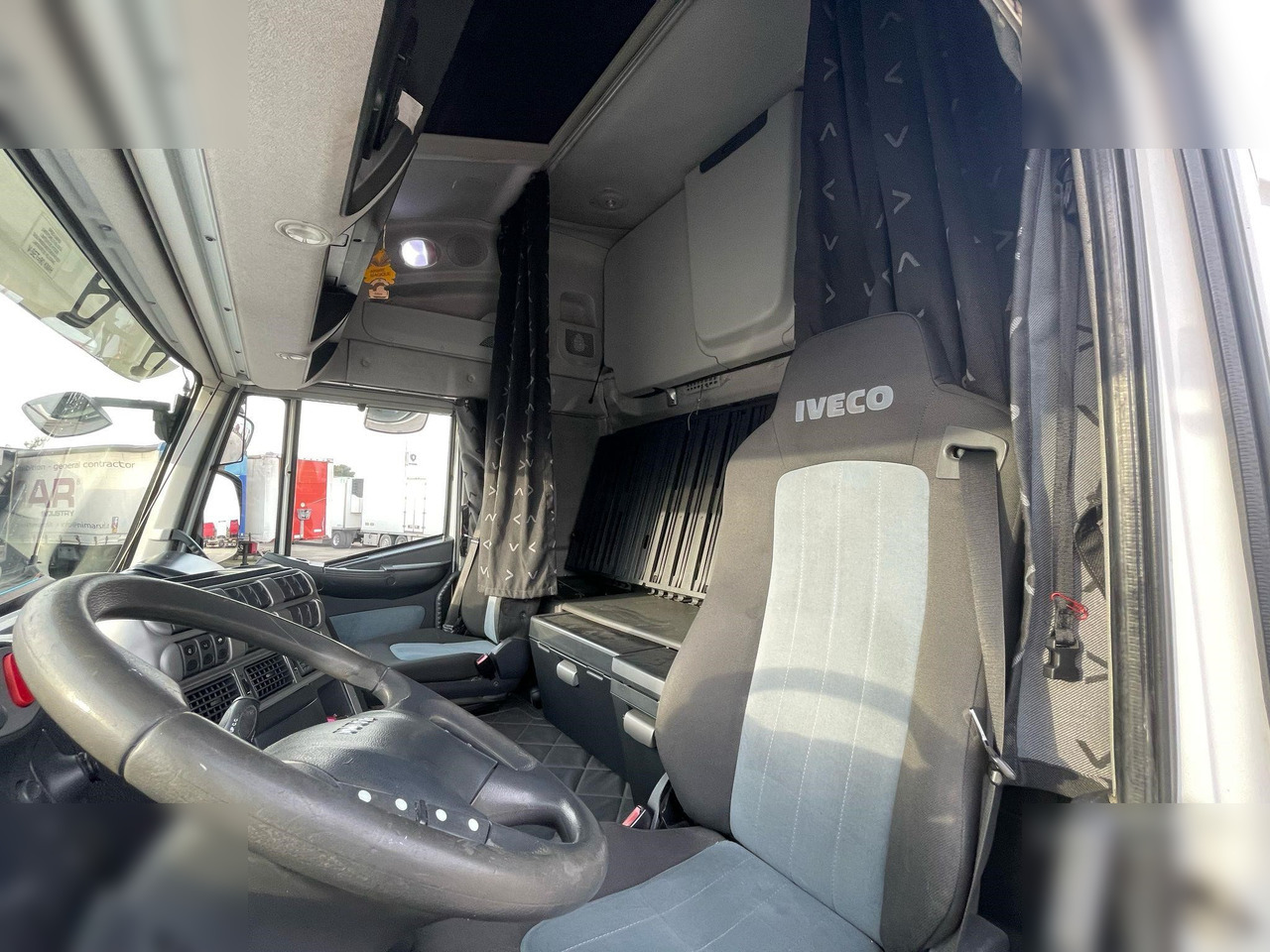 IVECO STRALIS 500 - Sattelzugmaschine: das Bild 4 IVECO STRALIS 500 - Sattelzugmaschine: das Bild 4