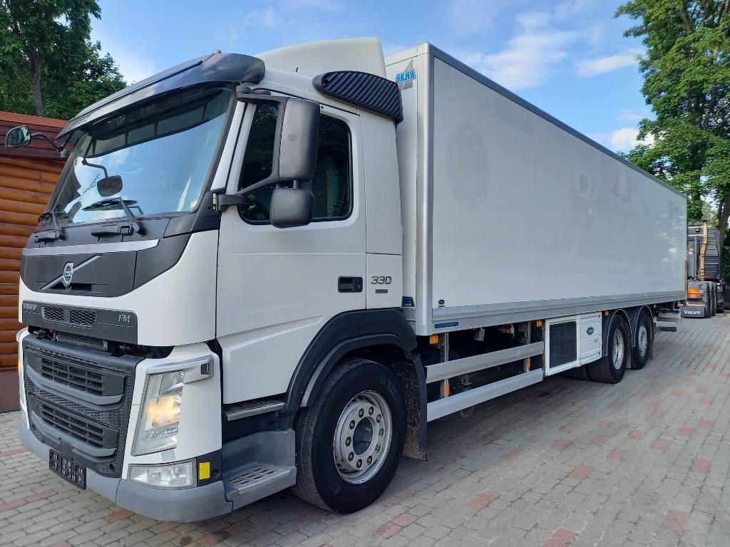 Volvo FM 330, 6x2, CARRIER SUPRA 950 U - Kühlkoffer LKW: das Bild 1 Volvo FM 330, 6x2, CARRIER SUPRA 950 U - Kühlkoffer LKW: das Bild 1