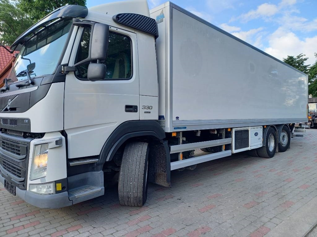 Volvo FM 330, 6x2, CARRIER SUPRA 950 U - Kühlkoffer LKW: das Bild 3 Volvo FM 330, 6x2, CARRIER SUPRA 950 U - Kühlkoffer LKW: das Bild 3