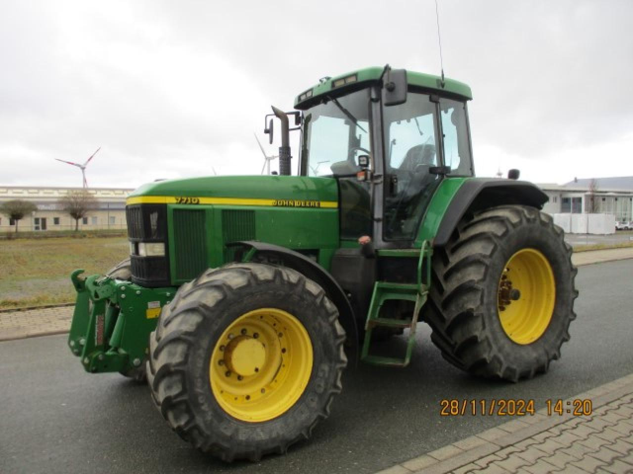 John Deere 7710 TLS Motor Neu - Traktor: das Bild 1 John Deere 7710 TLS Motor Neu - Traktor: das Bild 1