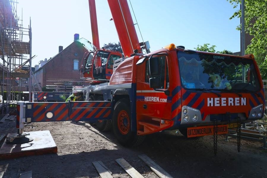 Demag AC220-5 Dutch Registration, 10x6x10, 220t Capacity - All-Terrain Kran: das Bild 1 Demag AC220-5 Dutch Registration, 10x6x10, 220t Capacity - All-Terrain Kran: das Bild 1