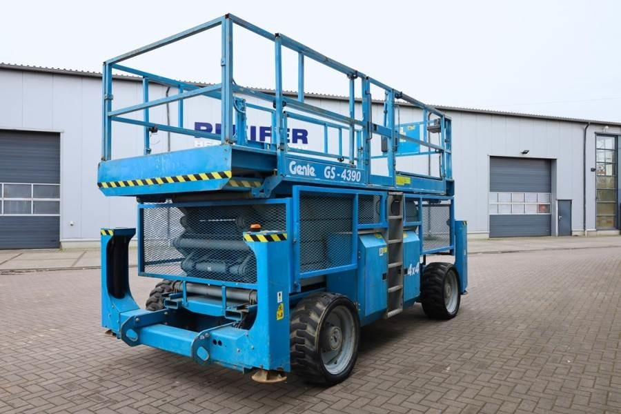 Genie GS4390 Diesel, 4x4 Drive, 15m Working Height, 680k - Scherenbühne: das Bild 2 Genie GS4390 Diesel, 4x4 Drive, 15m Working Height, 680k - Scherenbühne: das Bild 2