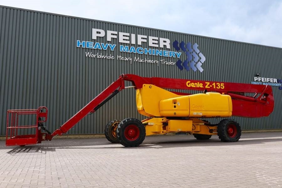 Genie Z135/70 Diesel, 4x4x4 Drive, 43m Lifting Height, 2 - Gelenkarmbühne: das Bild 1 Genie Z135/70 Diesel, 4x4x4 Drive, 43m Lifting Height, 2 - Gelenkarmbühne: das Bild 1