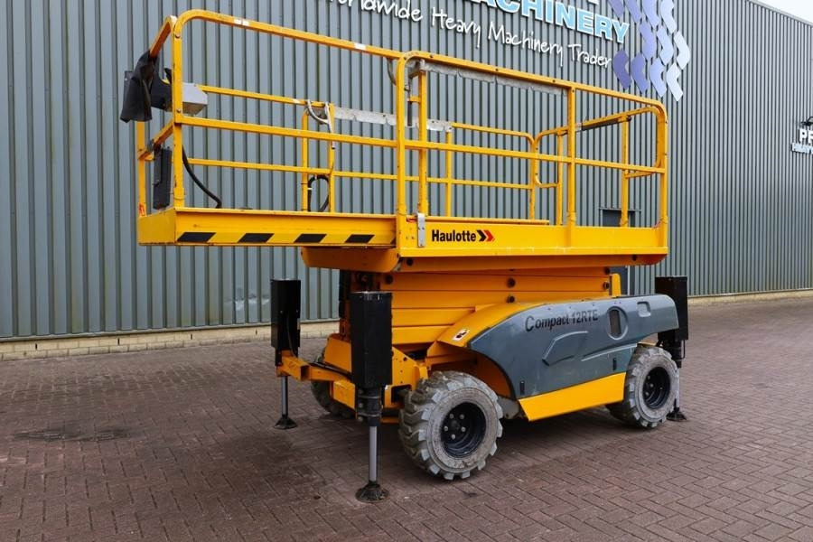 Scherenbühne Haulotte Compact 12RTE Electric, 12m Working Height, 450kg: das Bild 10