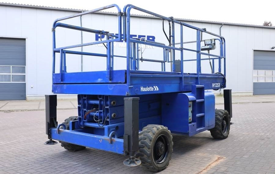 Haulotte H12SX Diesel, 4x4 Drive, 12m Working Height, 700kg - Scherenbühne: das Bild 2 Haulotte H12SX Diesel, 4x4 Drive, 12m Working Height, 700kg - Scherenbühne: das Bild 2