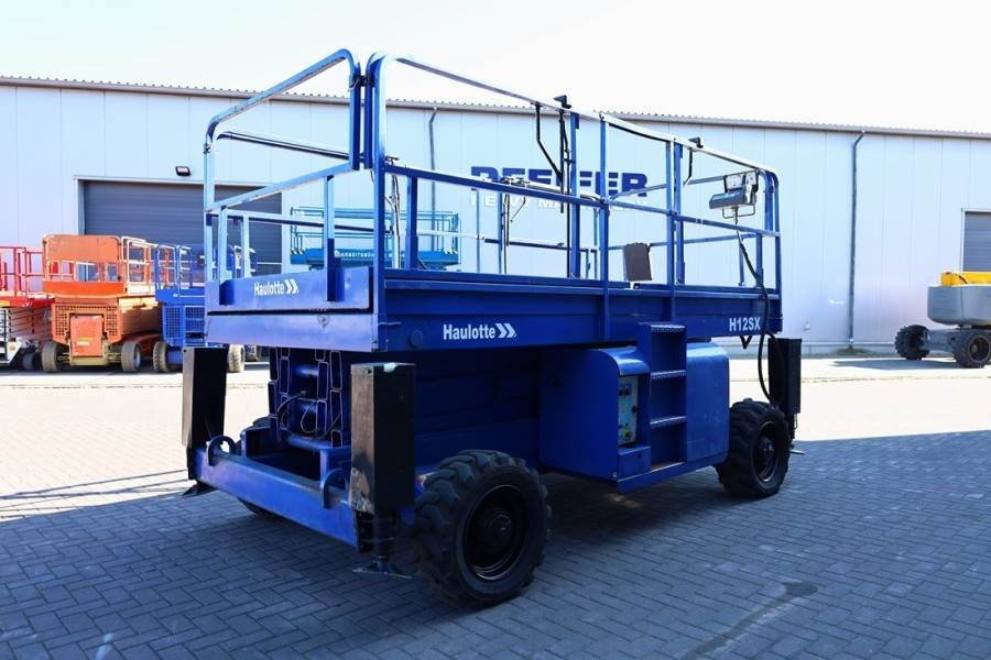 Haulotte H12SX Diesel, 4x4 Drive, 12m Working Height, 700kg - Scherenbühne: das Bild 2 Haulotte H12SX Diesel, 4x4 Drive, 12m Working Height, 700kg - Scherenbühne: das Bild 2