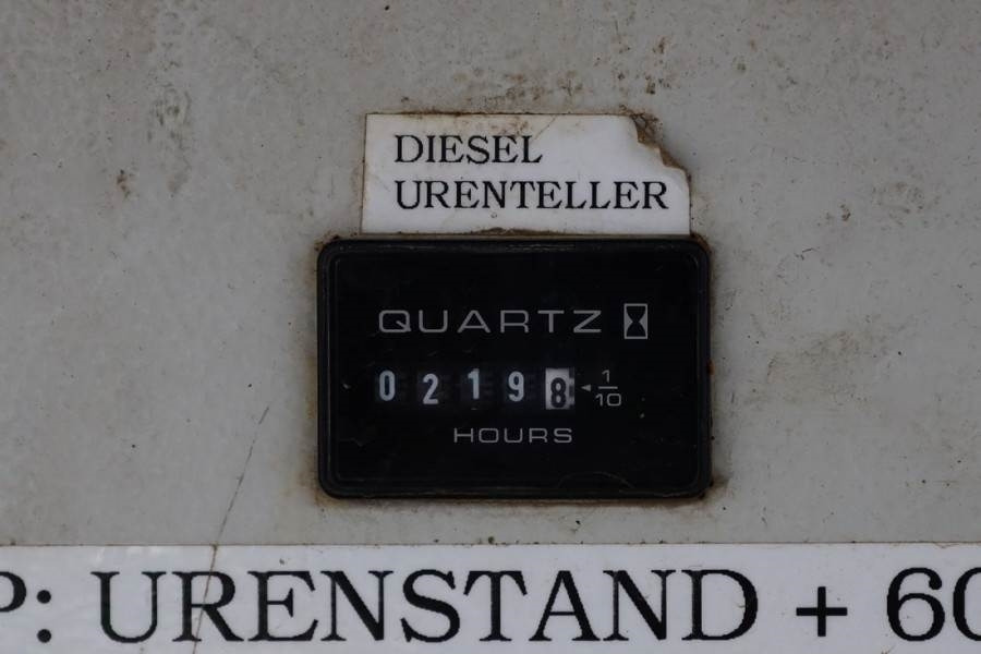 Scherenbühne Holland Lift Megastar G-320DL30-4WDS/N Diesel, 4x4x4 Drive, 34m: das Bild 5