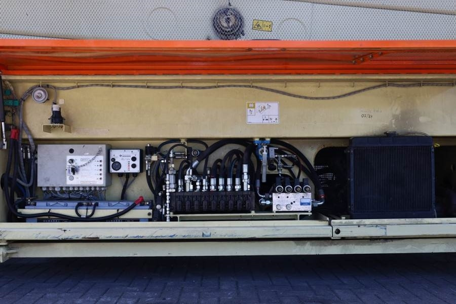 Scherenbühne JLG SL245-12 Diesel, 4x4x4 Drive, 26.5m Working Height: das Bild 7