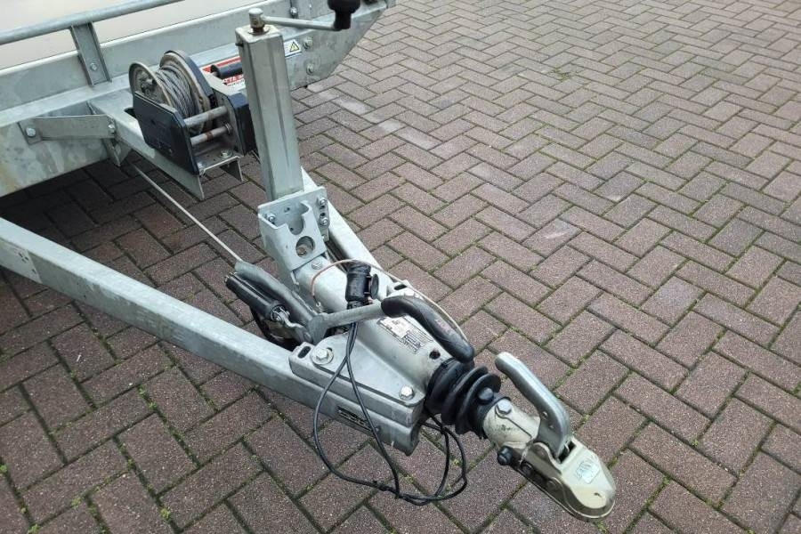 Saris C2700 2 Axel Trailer, Maximum payload: 2045 kg, In - PKW Anhänger: das Bild 3 Saris C2700 2 Axel Trailer, Maximum payload: 2045 kg, In - PKW Anhänger: das Bild 3