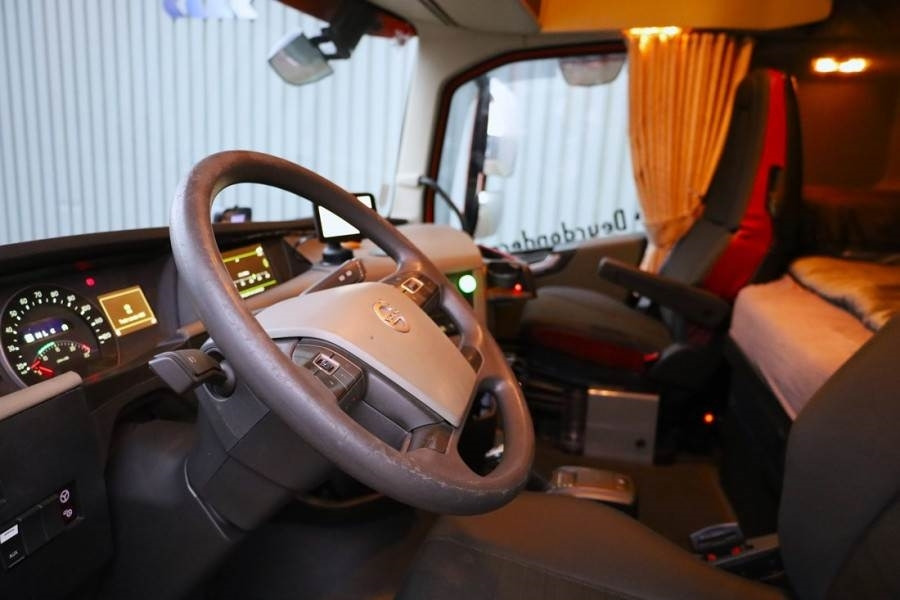 Volvo FH12 With Cormach 135tm Crane Volvo FH12 10x4 With - All-Terrain Kran: das Bild 4 Volvo FH12 With Cormach 135tm Crane Volvo FH12 10x4 With - All-Terrain Kran: das Bild 4