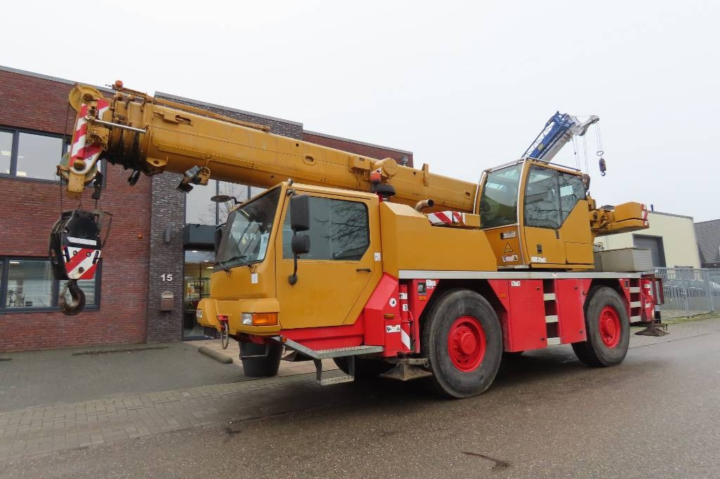 Liebherr LTM 1030-2.1 - All-Terrain Kran: das Bild 1 Liebherr LTM 1030-2.1 - All-Terrain Kran: das Bild 1