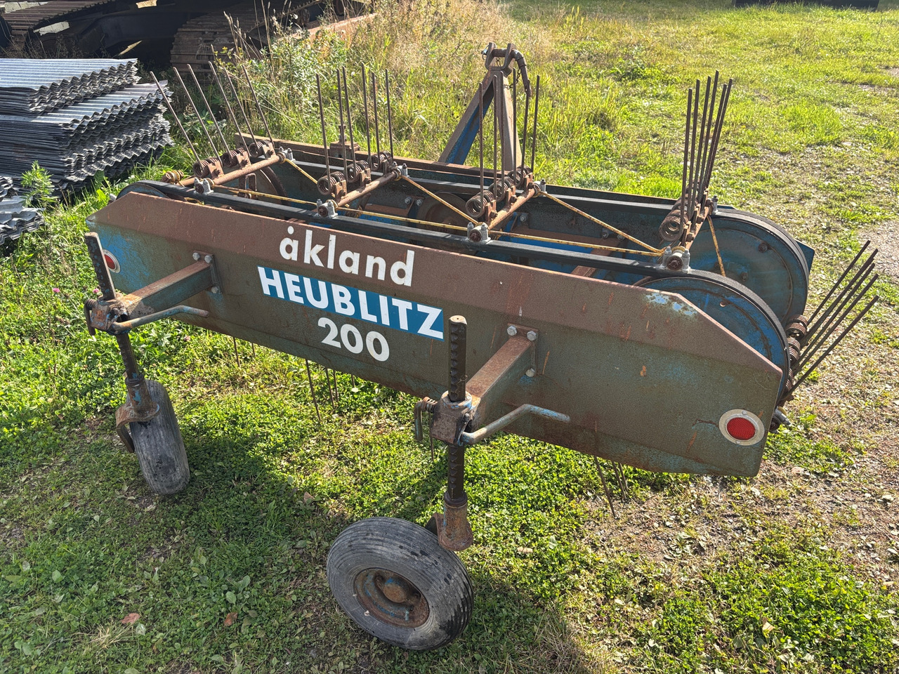 Åkland Heublitz 200 - Heuwender/ Wenderechen: das Bild 1 Åkland Heublitz 200 - Heuwender/ Wenderechen: das Bild 1