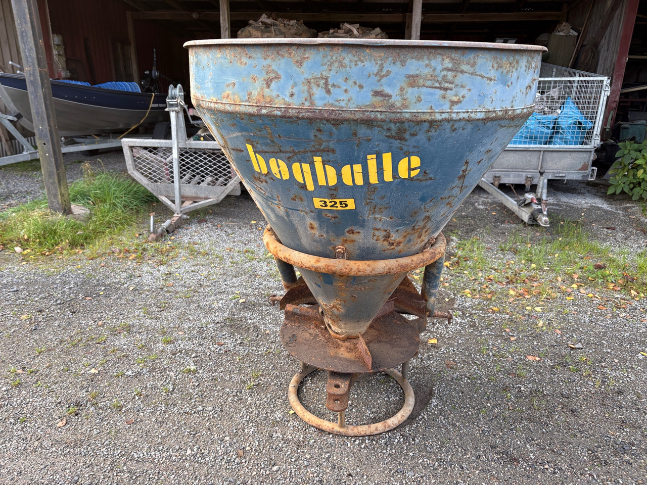 Bogballe 325 - Düngerstreuer: das Bild 1 Bogballe 325 - Düngerstreuer: das Bild 1