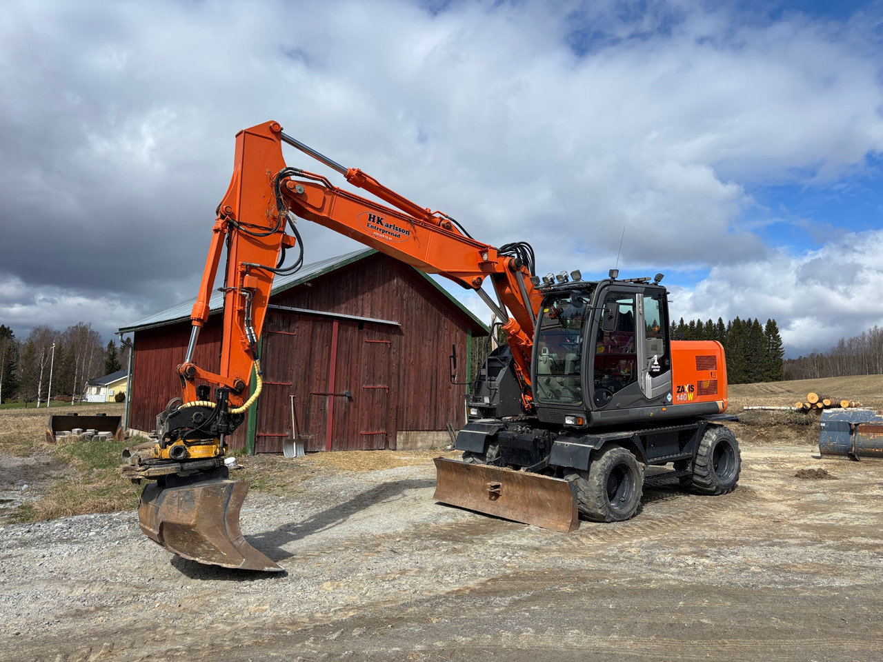 Hitachi ZX140W-3 - Bagger: das Bild 1 Hitachi ZX140W-3 - Bagger: das Bild 1