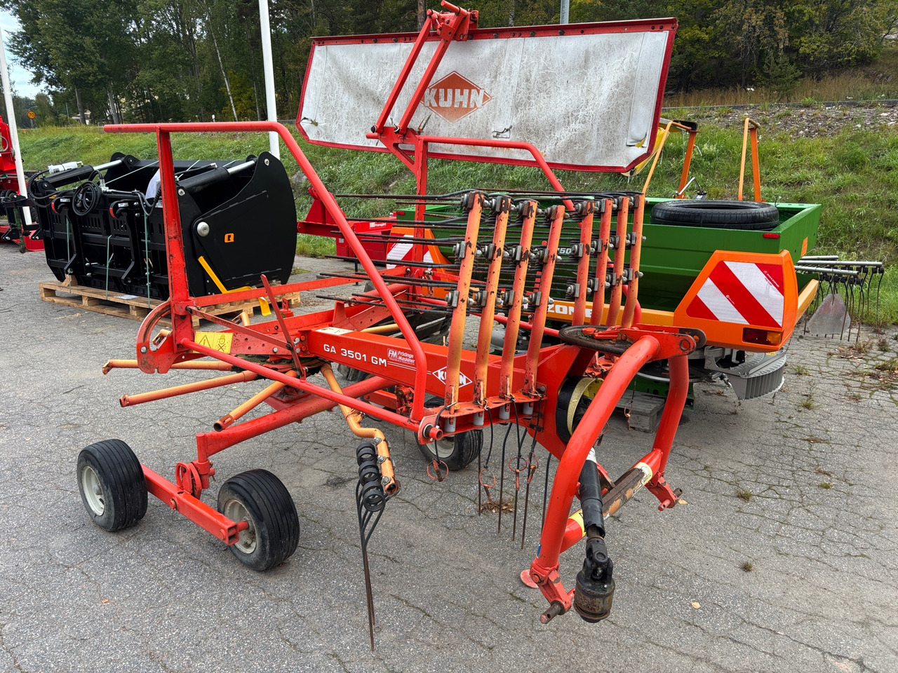 Kuhn GA3501 GM - Heuwender/ Wenderechen: das Bild 1 Kuhn GA3501 GM - Heuwender/ Wenderechen: das Bild 1