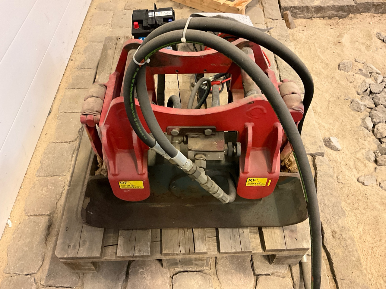 RF MAV0110 - Rüttelplatte: das Bild 1 RF MAV0110 - Rüttelplatte: das Bild 1