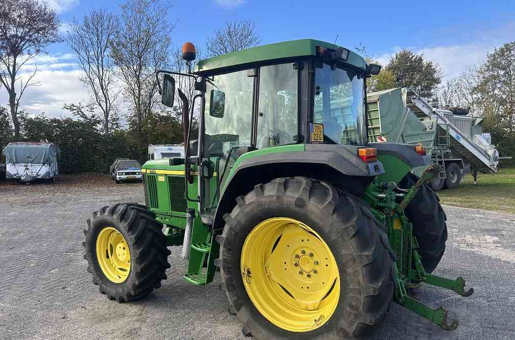 John Deere 6110 - Traktor: das Bild 2 John Deere 6110 - Traktor: das Bild 2