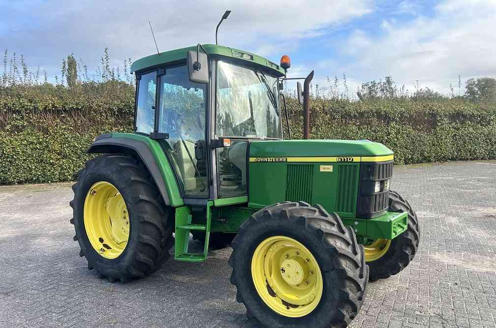 John Deere 6110 - Traktor: das Bild 4 John Deere 6110 - Traktor: das Bild 4
