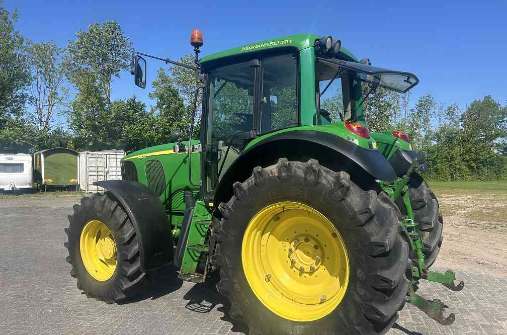 John Deere 6820 premium autopower - Traktor: das Bild 2 John Deere 6820 premium autopower - Traktor: das Bild 2