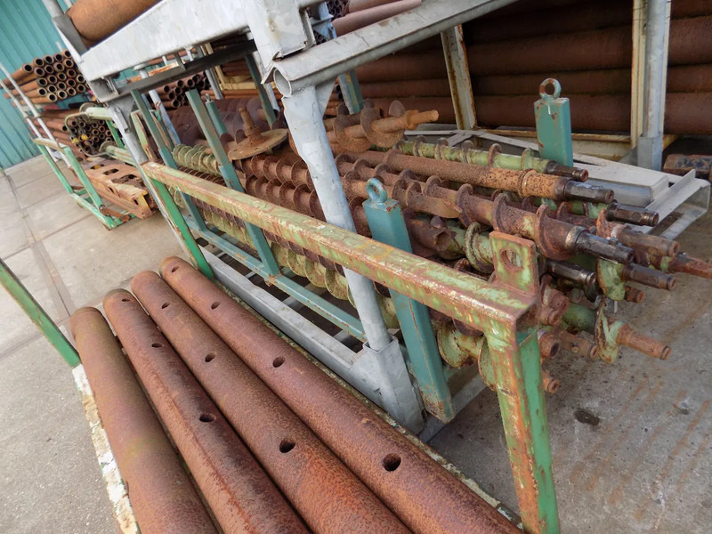 Bohrgerät Atlas-Copco avegaar boorpijpen.: das Bild 16