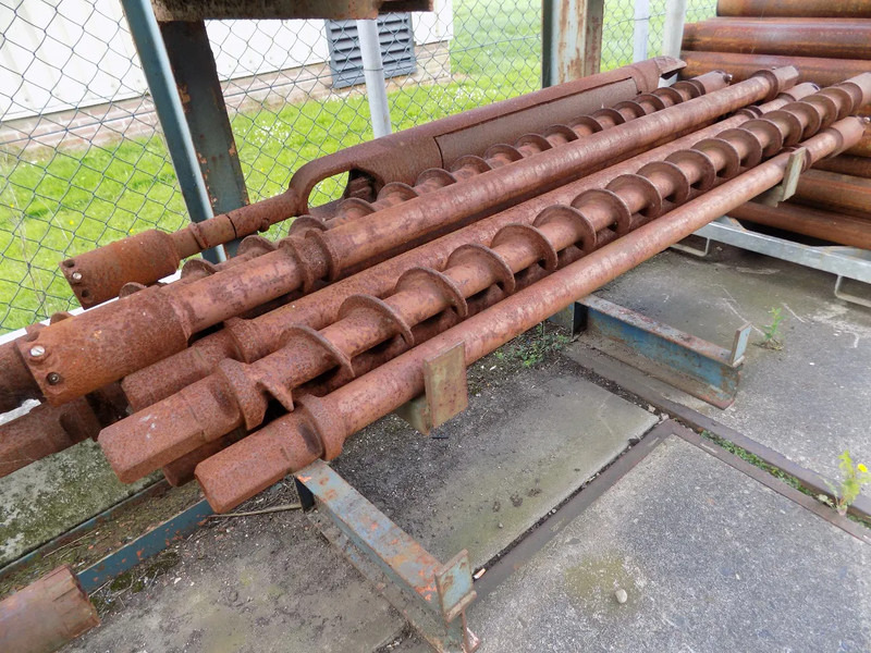 Bohrgerät Atlas-Copco avegaar boorpijpen.: das Bild 12