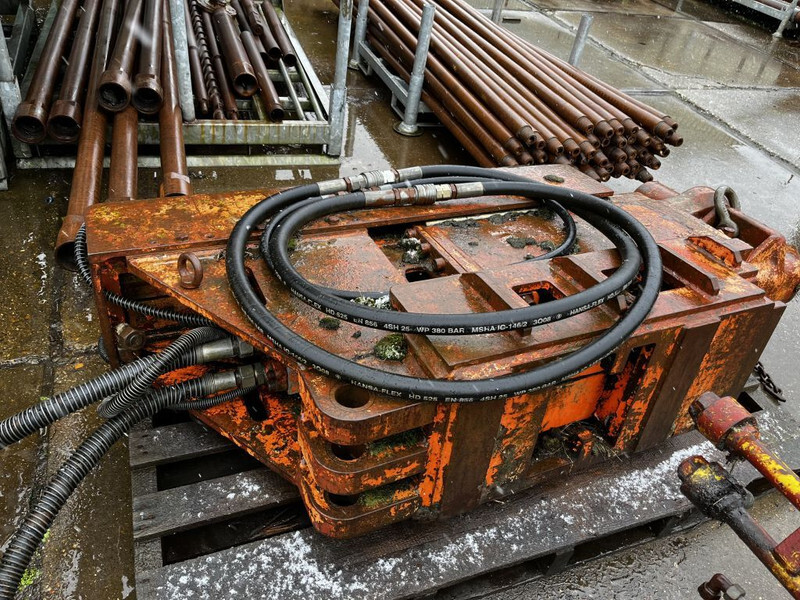 Bohrgerät Liebherr 941 excavator with ABI driller: das Bild 17