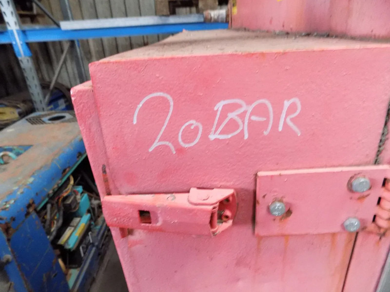Scania compressor 20 bar scania compressor 20 bar met generator - Luftkompressor: das Bild 4 Scania compressor 20 bar scania compressor 20 bar met generator - Luftkompressor: das Bild 4