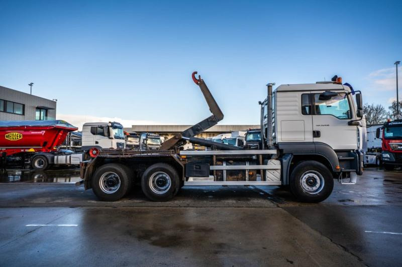 MAN TGA 33.430 BB - Abrollkipper: das Bild 3 MAN TGA 33.430 BB - Abrollkipper: das Bild 3