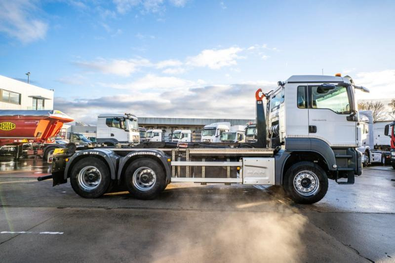 MAN TGS 33.470 BL - 64 456 KM - Abrollkipper: das Bild 3 MAN TGS 33.470 BL - 64 456 KM - Abrollkipper: das Bild 3