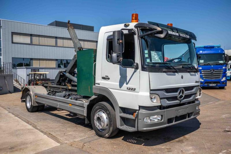 Mercedes ATEGO 1222 K - Abrollkipper: das Bild 2 Mercedes ATEGO 1222 K - Abrollkipper: das Bild 2