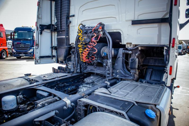 Sattelzugmaschine Volvo FH 420: das Bild 6