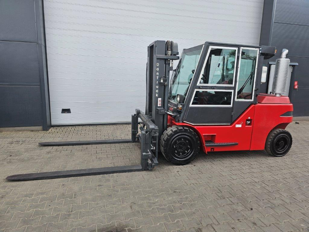Dan Truck 8450DG Container-Indoor-Stapler -TRIPLEX - Dieselstapler: das Bild 3 Dan Truck 8450DG Container-Indoor-Stapler -TRIPLEX - Dieselstapler: das Bild 3