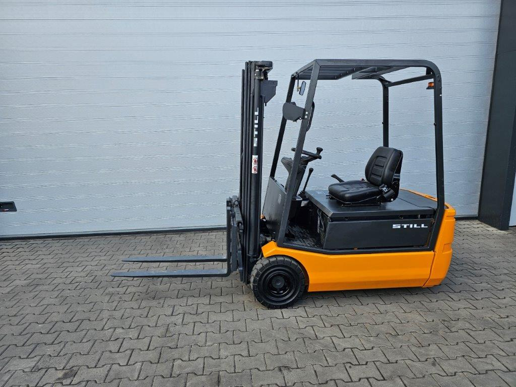 Still R20-16 - TRIPLEX - Elektrostapler: das Bild 1 Still R20-16 - TRIPLEX - Elektrostapler: das Bild 1