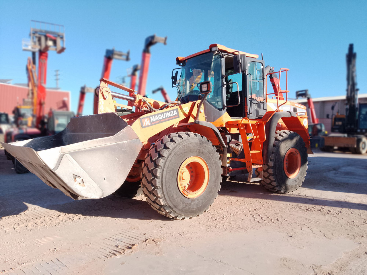 DOOSAN DL300-5 - Radlader: das Bild 4 DOOSAN DL300-5 - Radlader: das Bild 4