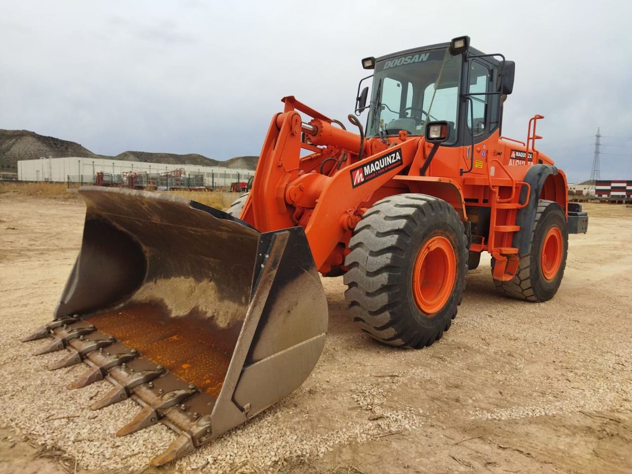 DOOSAN DL300 - Radlader: das Bild 1 DOOSAN DL300 - Radlader: das Bild 1