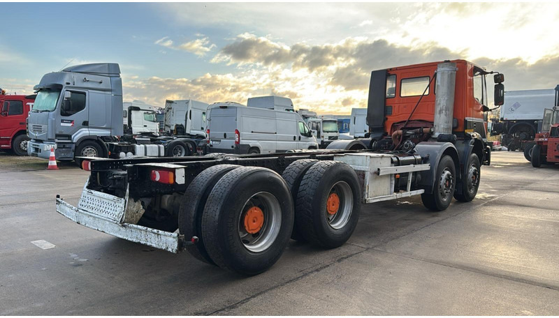 Iveco EUROTRAKKER 340 E 34 (POMPE MANUELLE / GRAND PONT / LAMES / MANUAL PUMP / BIG AXLE / STEEL SUSP.) - Fahrgestell LKW: das Bild 4 Iveco EUROTRAKKER 340 E 34 (POMPE MANUELLE / GRAND PONT / LAMES / MANUAL PUMP / BIG AXLE / STEEL SUSP.) - Fahrgestell LKW: das Bild 4